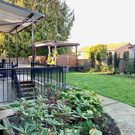 Spacious Burnaby Guest Home Εξωτερικό φωτογραφία