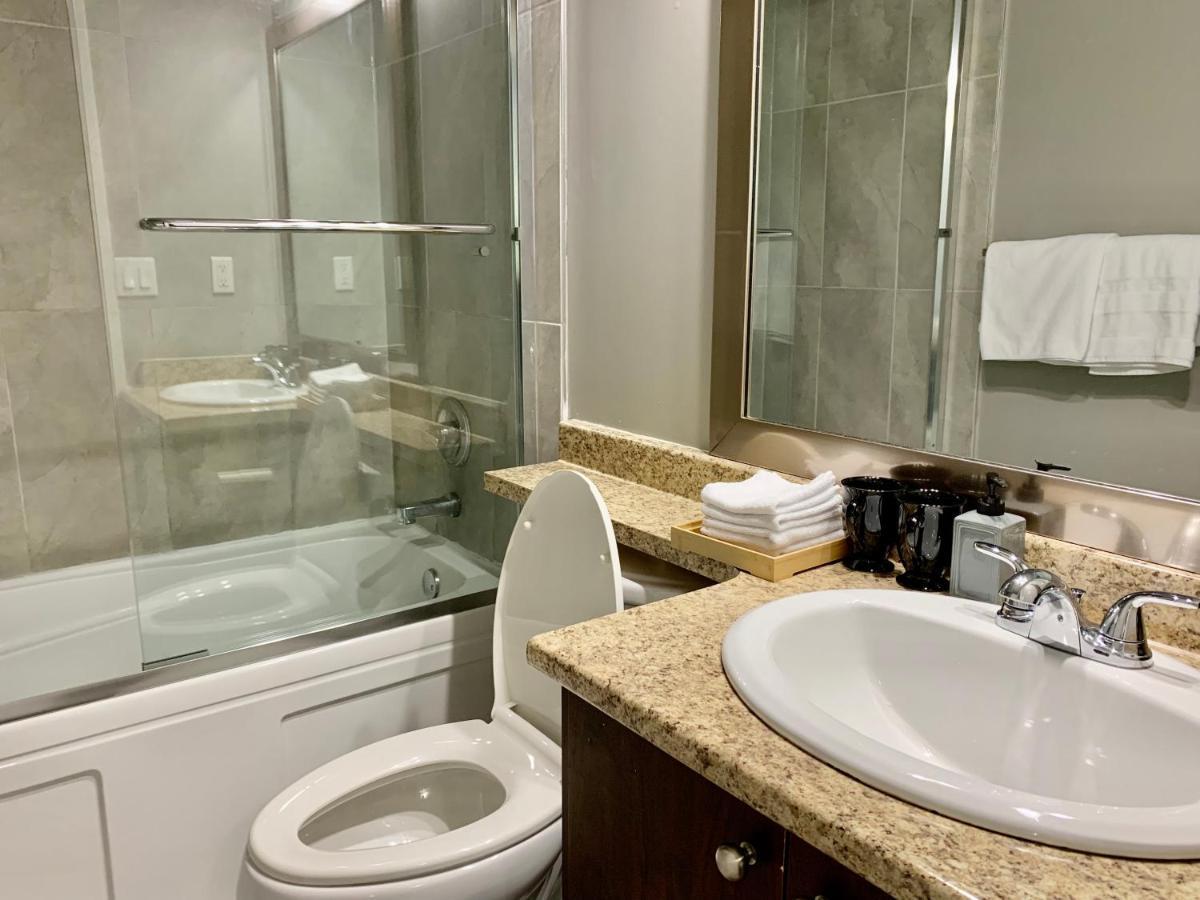 Spacious Burnaby Guest Home Εξωτερικό φωτογραφία